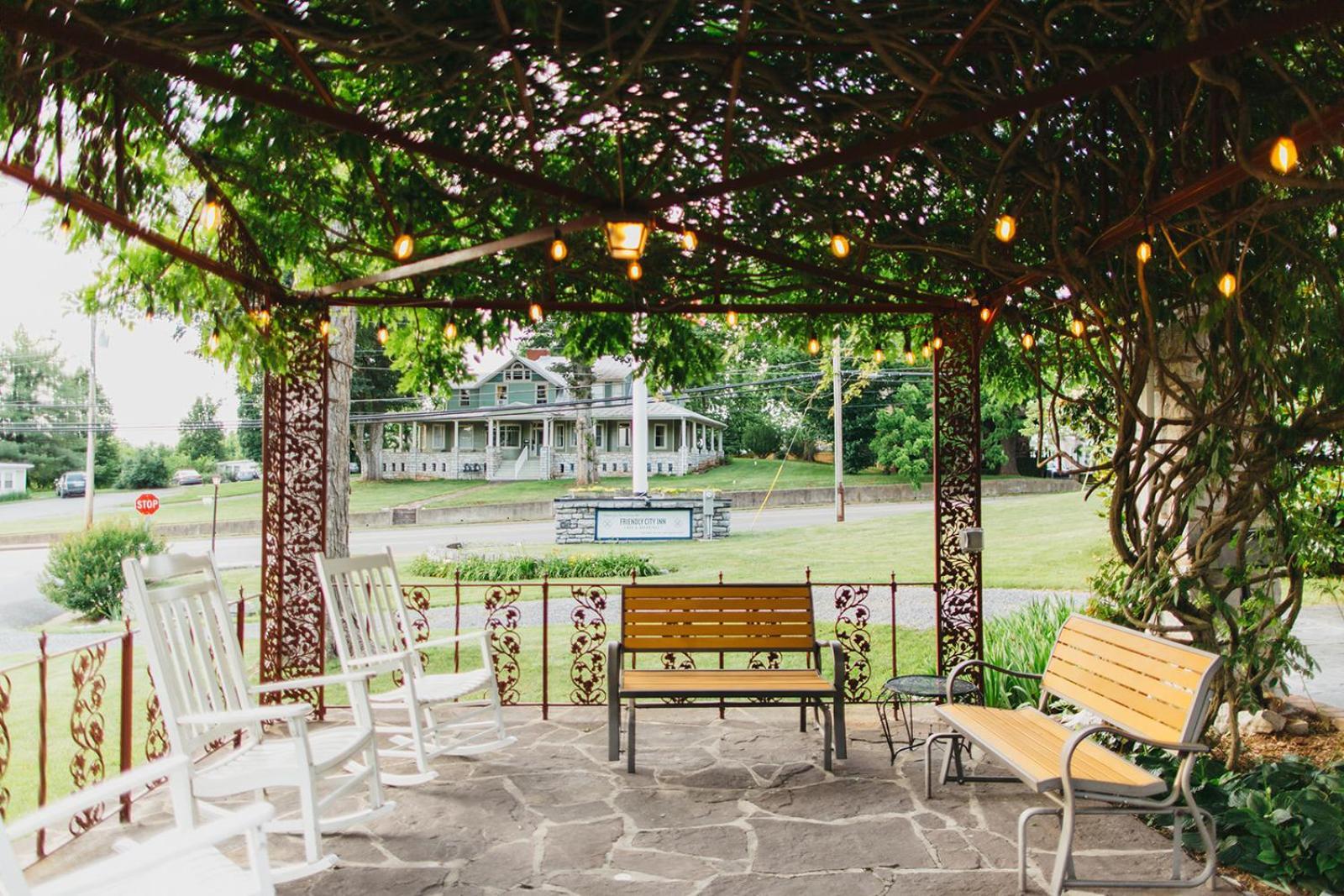 Friendly City Inn B&B Harrisonburg Exteriör bild